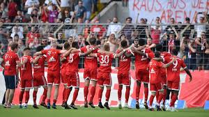 FC Bayern München Vorhänge, um sich auf die neue Saison vorzubereiten